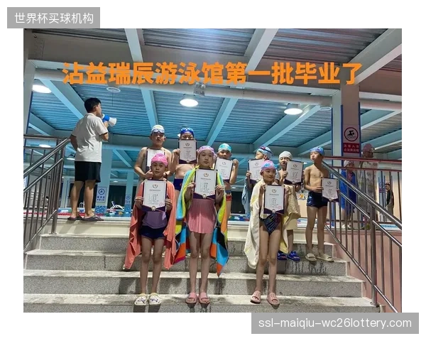 为何在多地严查之后，青少年游泳培训中的“无证教学”与“超额带班”现象依然普遍存在？